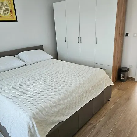 Julija * 피로바츠