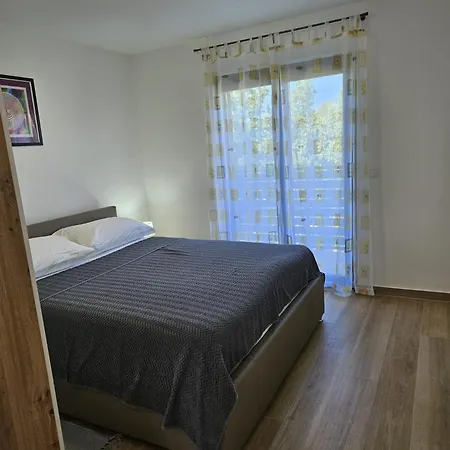 Apartment Julija *