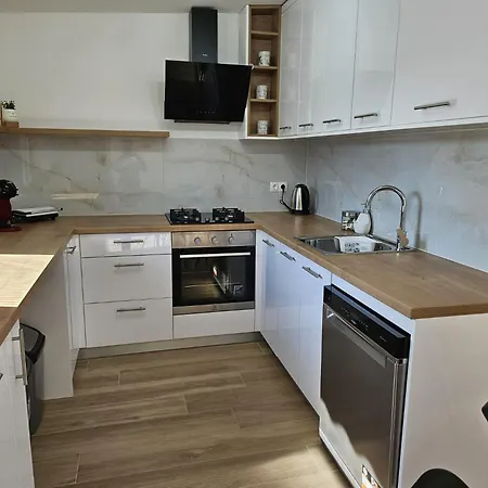 Julija * 피로바츠